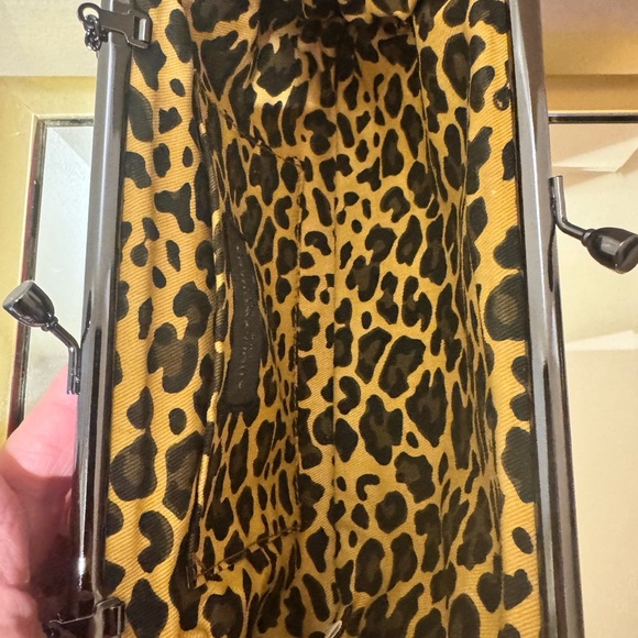 Chic Red Ruffle Clutch with Chain Strap - Picture 3 of 6